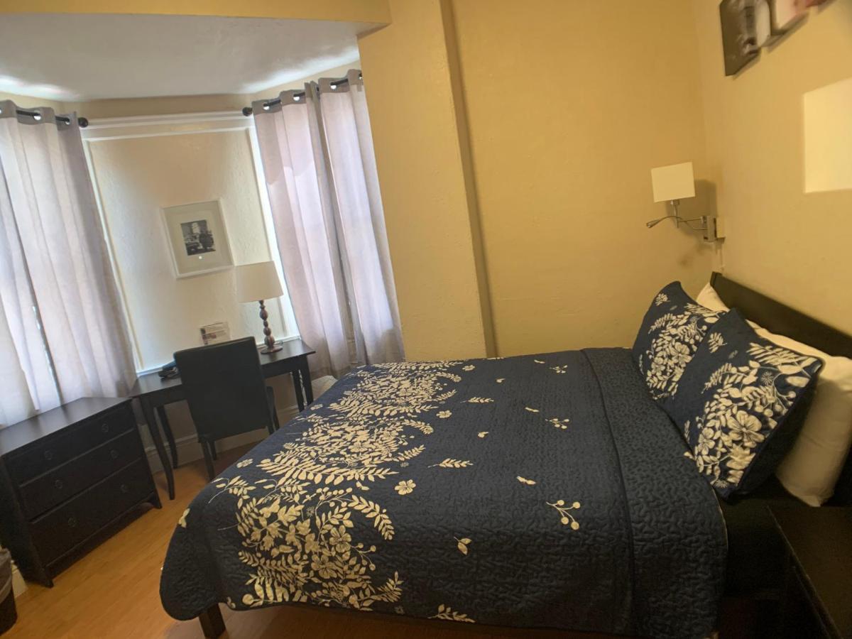 Orange Village Hostal
